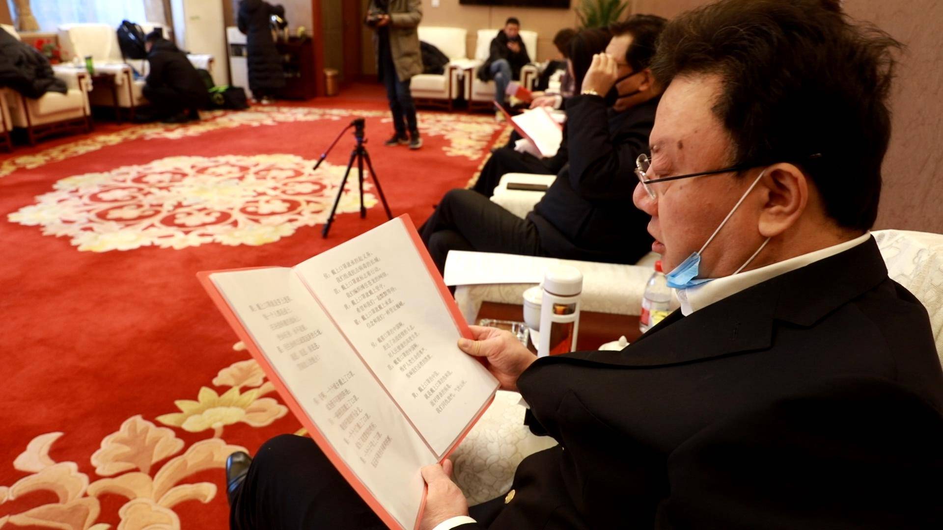 开云-社区盾赛程吃紧,菲尼克斯太阳今晚官宣签约,引发热议,医务组通报恢复(菲尼克斯太阳队本月赛事)