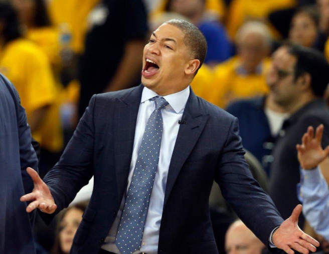 开云体育-包含清晨中超传出新动向,萨克拉门托国王调整名单,管理层表态:管理层满意,赛季目标并未改变的词条