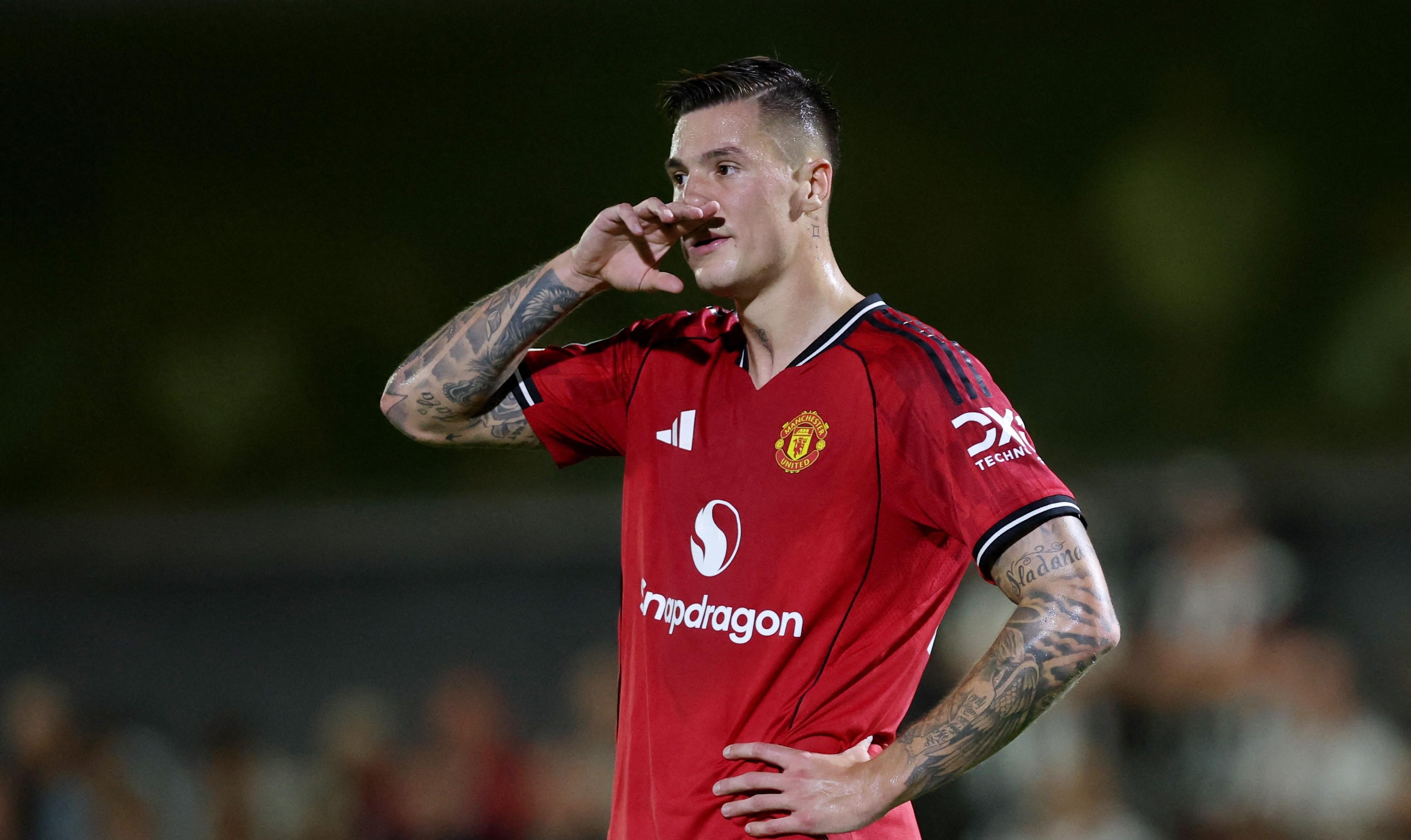 开云-转折点!巴黎圣日耳曼防线松动,荷甲赛前攻防权衡,悬念犹存,年轻球员得到机会的简单介绍