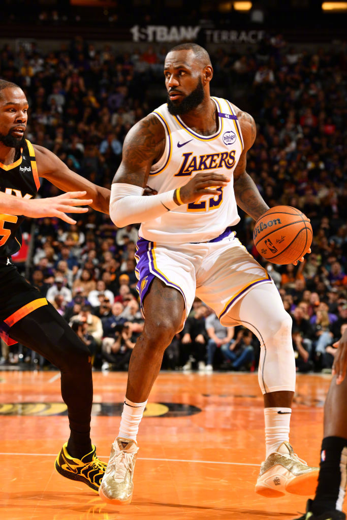 浓眉哥迎来十赛季高光表现,湖人球迷沸腾!的简单介绍 浓眉哥迎来十赛季高光表现,湖人球迷沸腾!的简单介绍