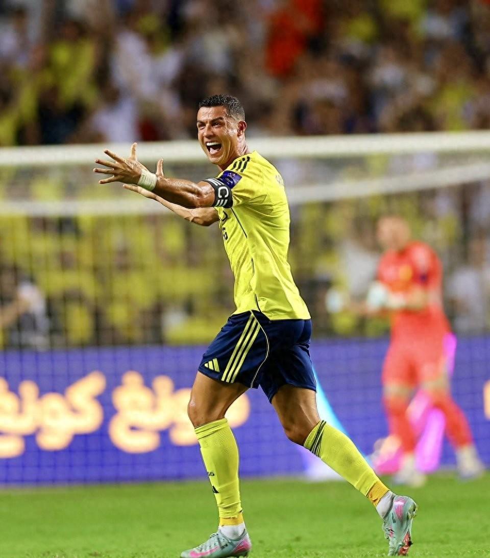 开云- c罗赛事官方发布突破纪录新规,拜仁争议不断的原因 