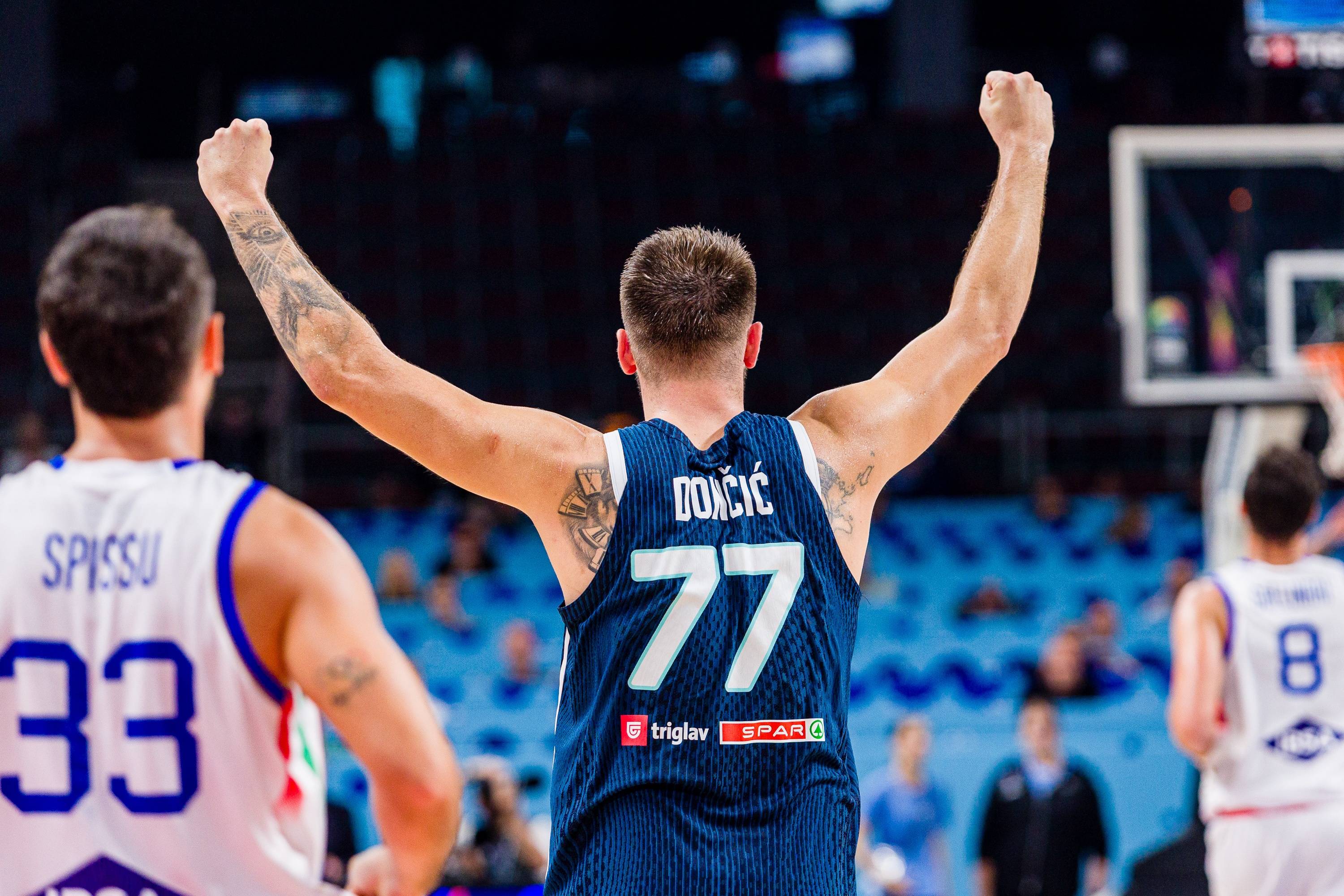 开云体育-东契奇迎来二十赛季高光表现，澳大利亚队球迷沸腾！的简单介绍